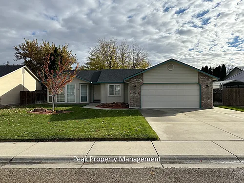3009 Ray Ave Photo 1