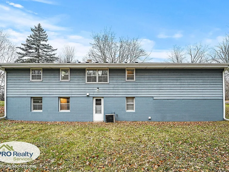 4725 Valley Rd — Photo 24
