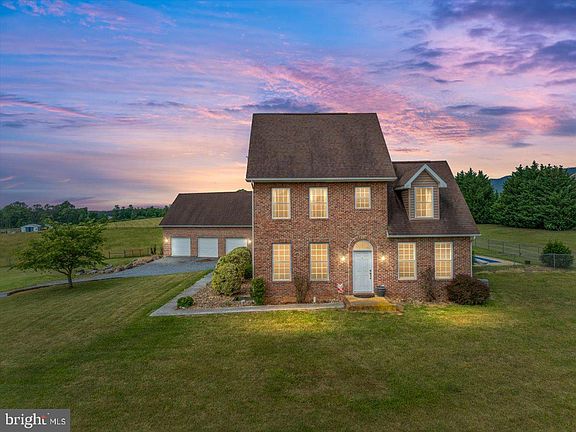 4th image of 517 Brooks Ln