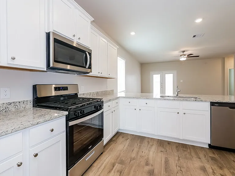 16454 Honeysuckle Hill Dr — Photo 7