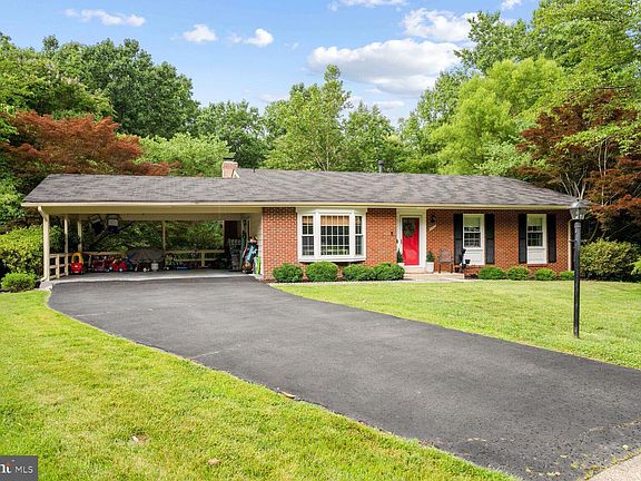 4th image of 8502 Georgian Pl