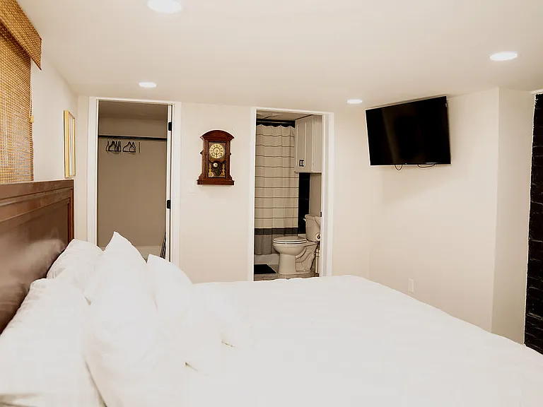 2721 Iberville St #1 — Photo 24