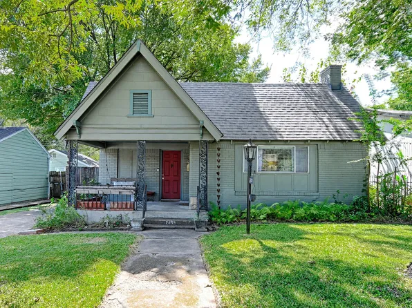 2438 Sharon St, Dallas, TX 75211