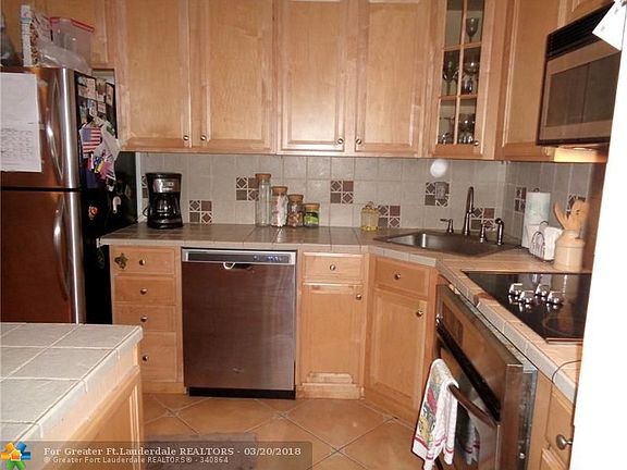4th image of 180 Cypress Club Dr APT 806