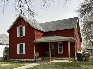 415 E 2nd St, Hoisington, KS 67544
