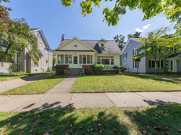 2nd image of 2325 Crane Ave