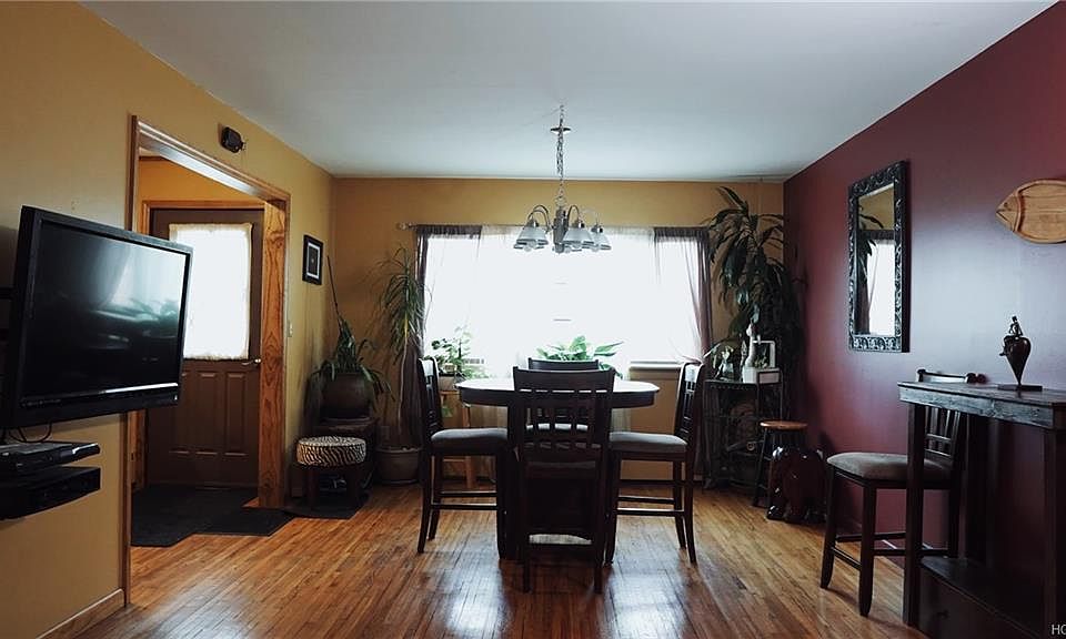 1st image of 6 W Lawrence Park Dr Unit 13