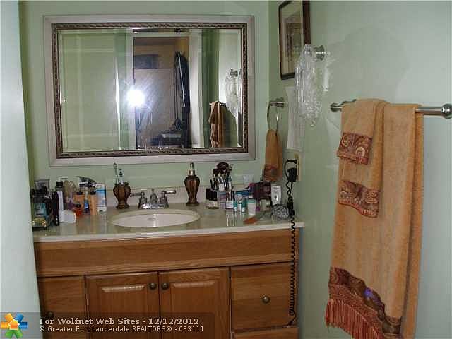 2nd image of 191 NE 210th St