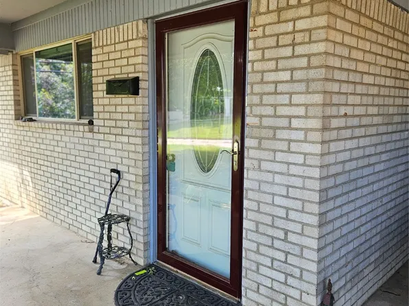 6604 Chapel Ln, Lake Worth, TX 76135