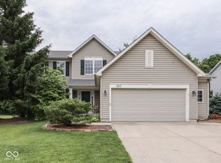 257 Wakefield Dr E, Greenwood, IN