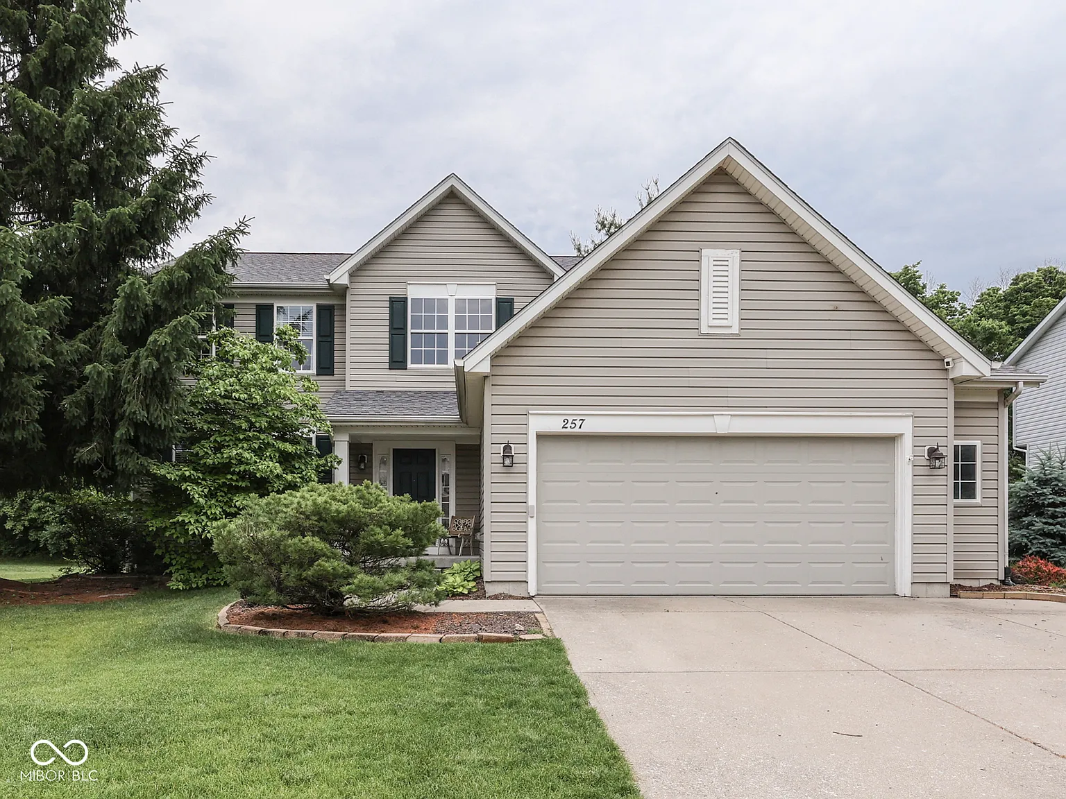 257 Wakefield Dr E photo 1