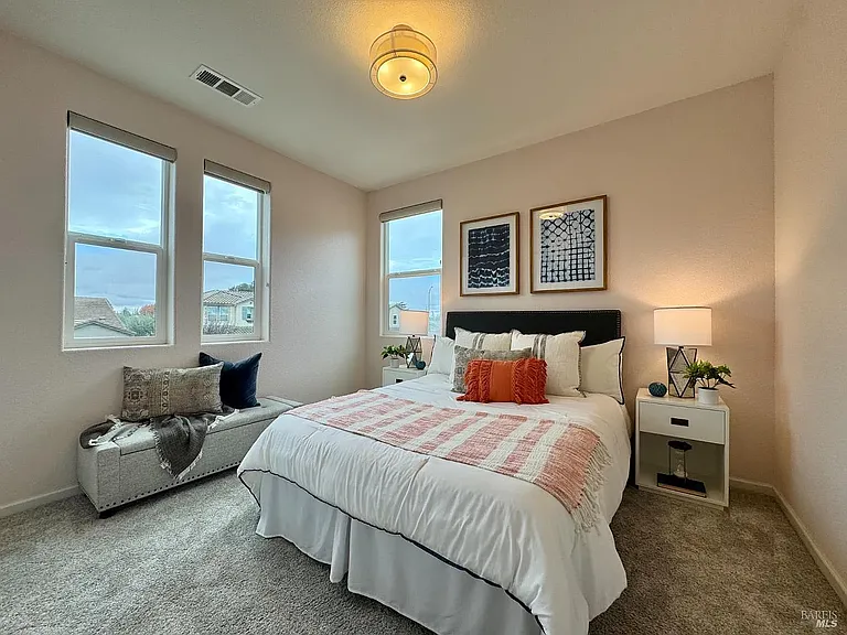 874 Erin Way — Photo 15