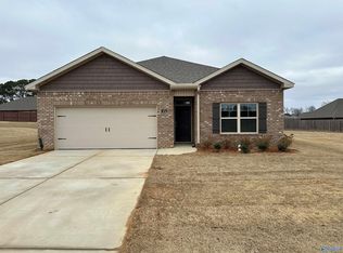 507 SW Raccoon Way, Hartselle, AL 35640
