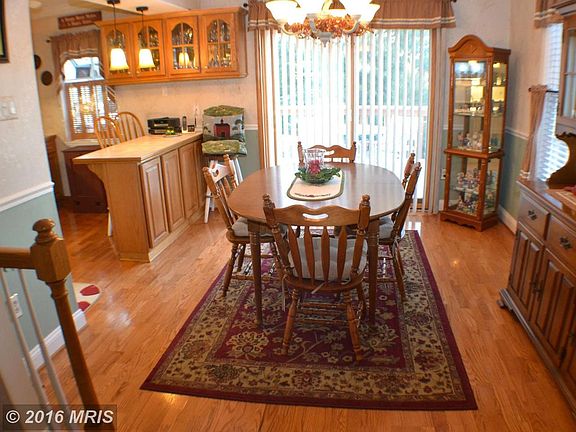 Spacious Dining Room w/Hardwoods