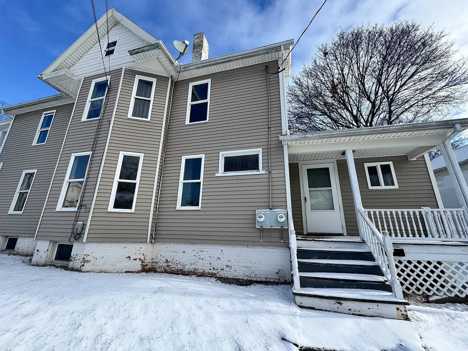 3 bed, 1237 sqft, $1,450 — Photo 1