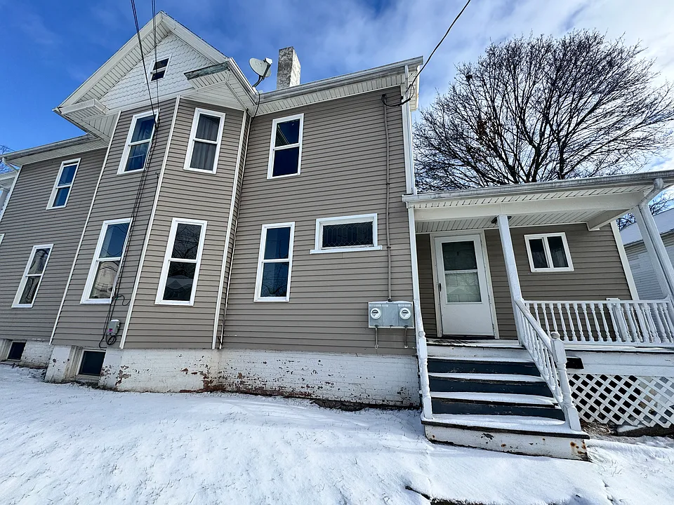 77 High St #1