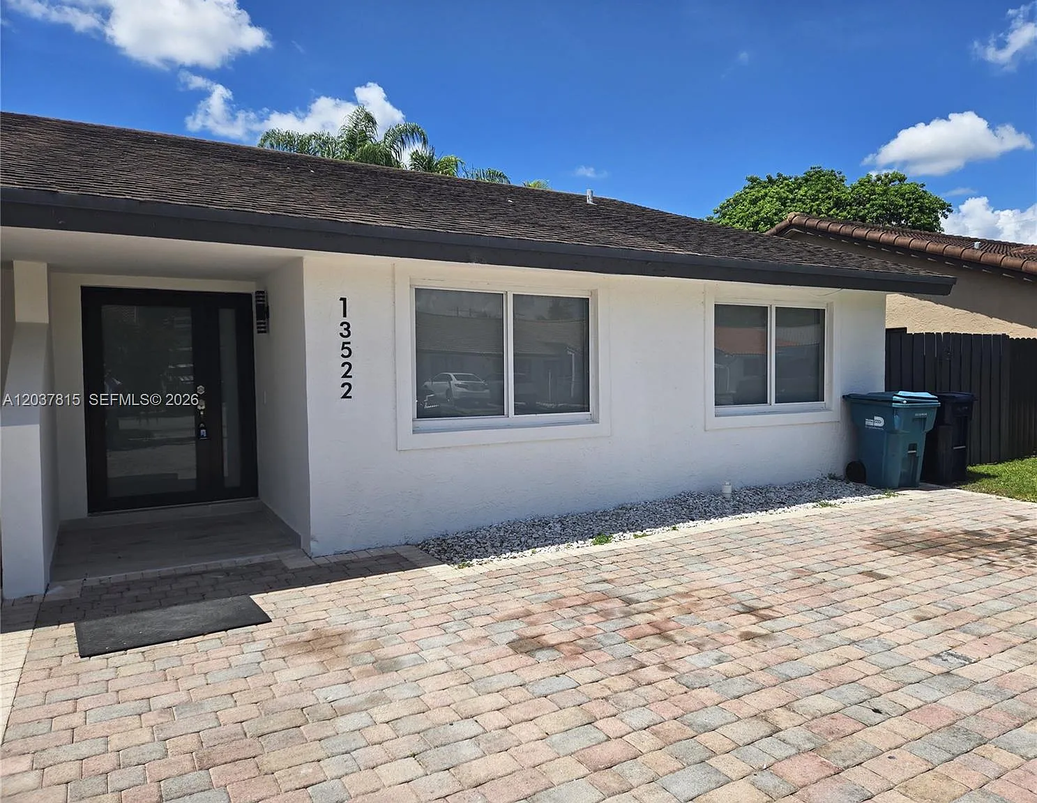 3 bed, 2.0 bath, 1227 sqft, $3,200 — Photo 2