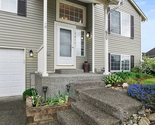 3rd image of 2614 170th St E