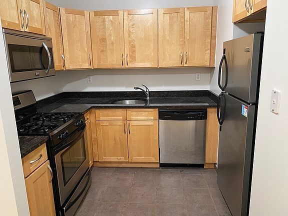 3rd image of 48 W 68th St APT 2B