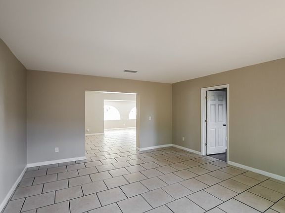 5th image of 2351 NW 28th St