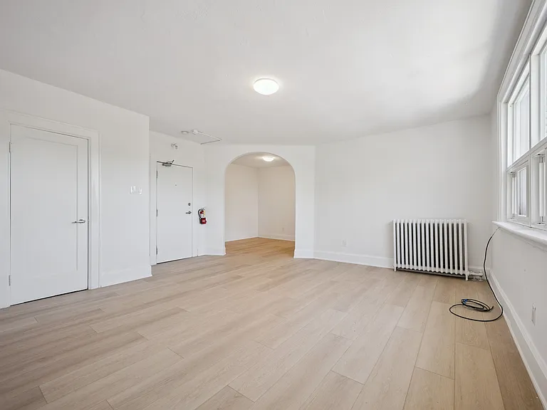 23 Louisa St #6 — Photo 4