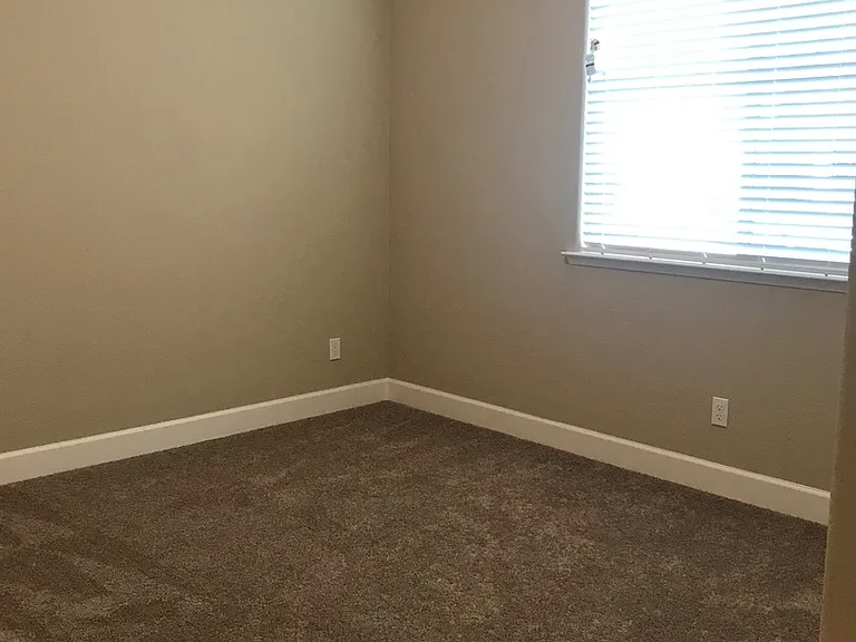 1627 Marsh Ct — Photo 14