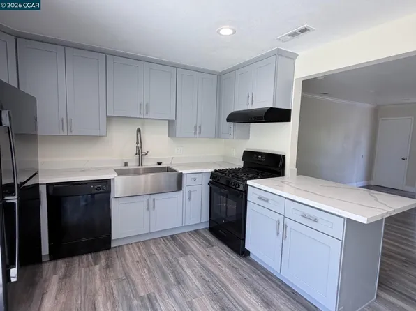 219 W Leland Rd, Pittsburg, CA 94565