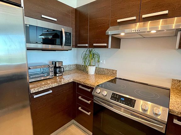 5th image of 2525 SW 3rd Ave