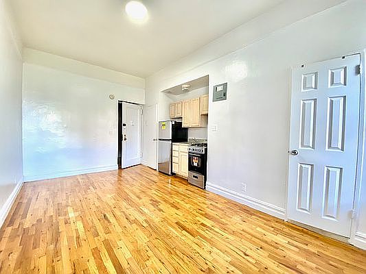 5th image of 936 W End Ave #G11f