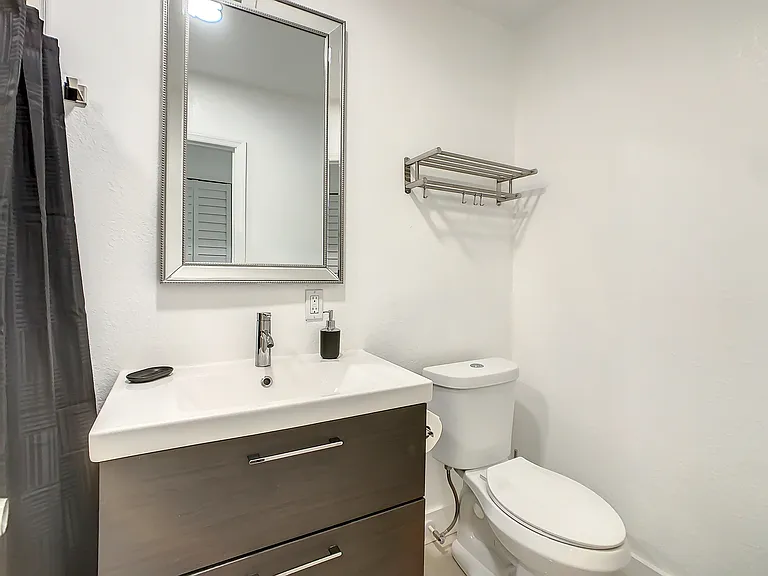 2700 SW 36th Ave #A — Photo 19