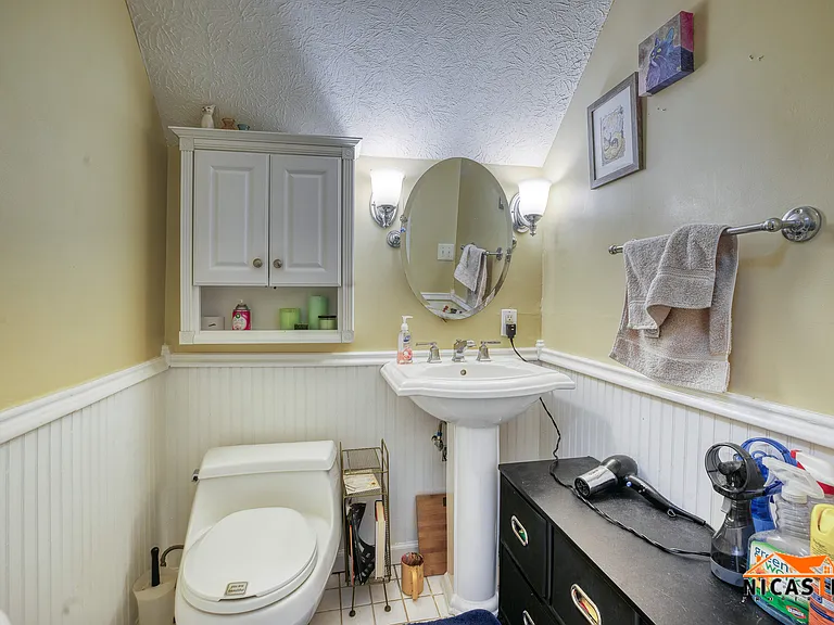 245 Collins Ave — Photo 15