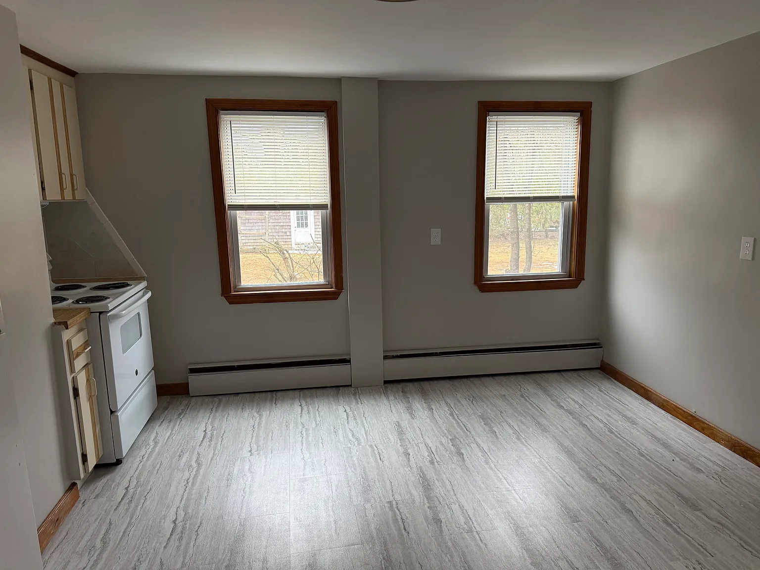 3 bed, 1000 sqft, $2,350 — Photo 4