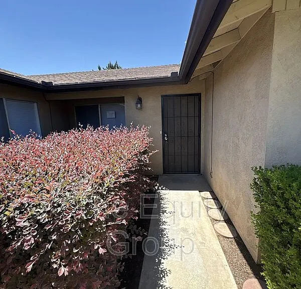 2023 S Tracy Ct — Photo 2