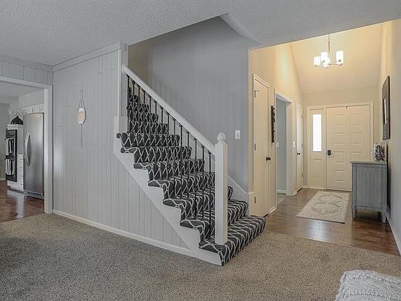 Open floor plan providing 2 living areas on main floor