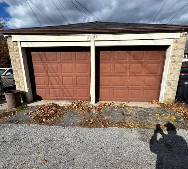 1136 Stirling St — Photo 20