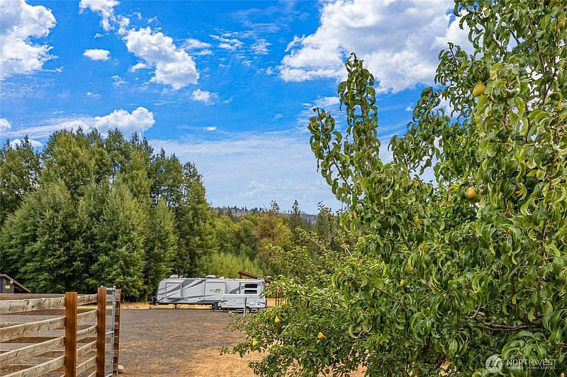 5th image of 330 Quail Valley Road
