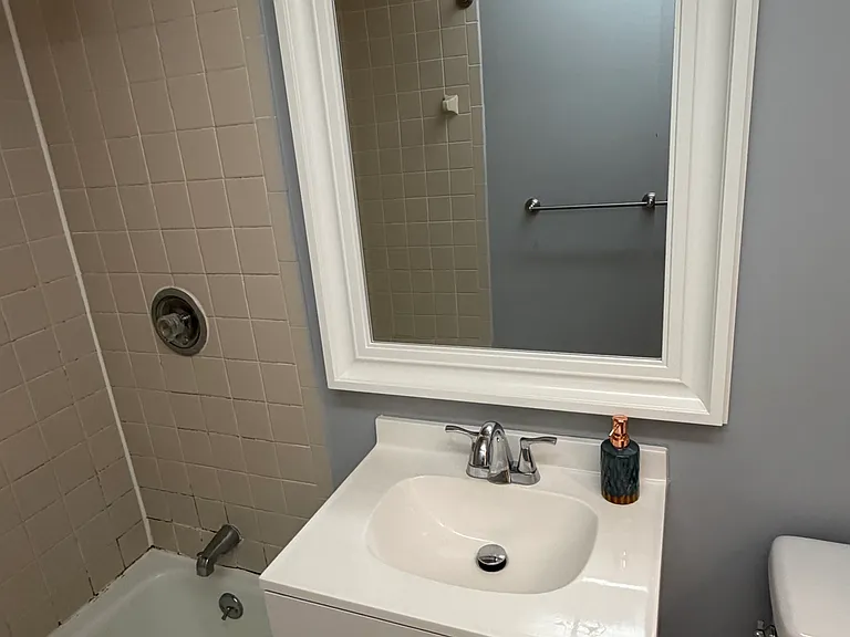 66 Shrewsbury Green Dr #J — Photo 12
