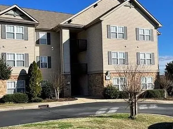 1402 Harts Ridge Dr, Seneca, SC 29678