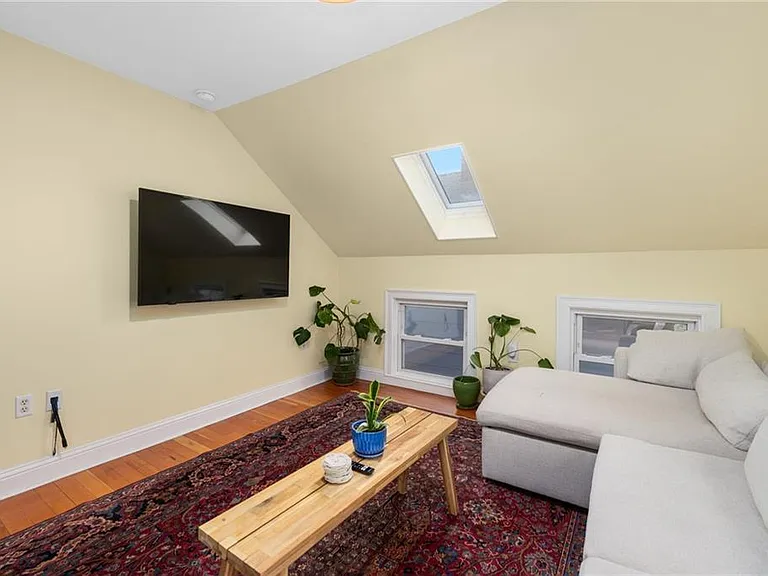 510 Wickenden St #3 — Photo 12