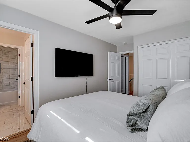10400 Raining Sky St — Photo 33
