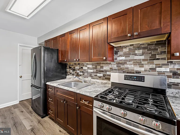 7520 Durwood Rd — Photo 11