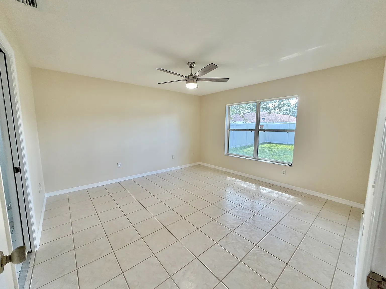 3 bed, 1274 sqft, $1,600 — Photo 4