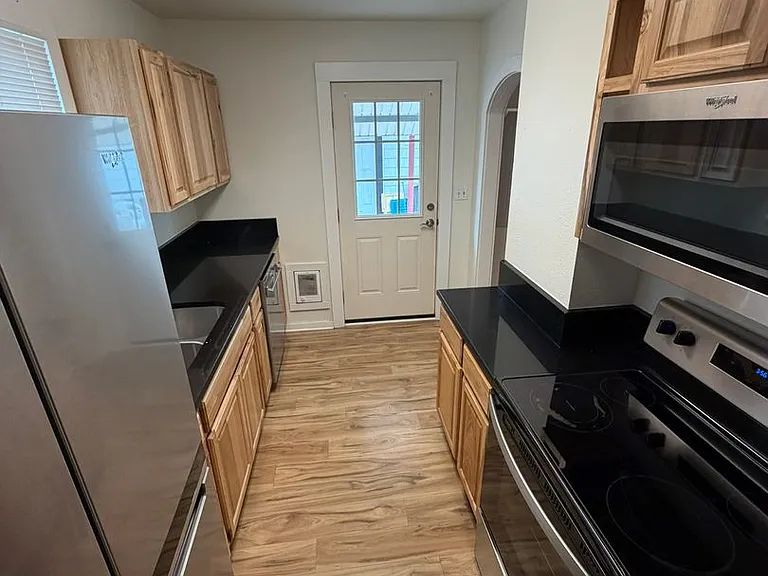 318 Washington St SW — Photo 14