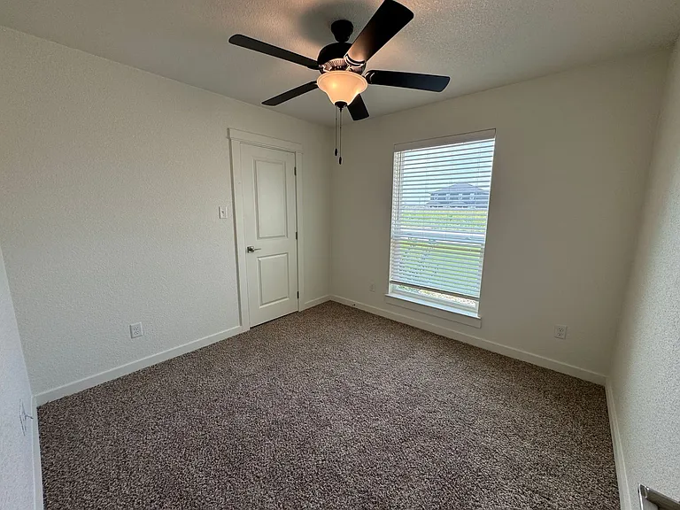 1410 Cedar River Ln — Photo 18