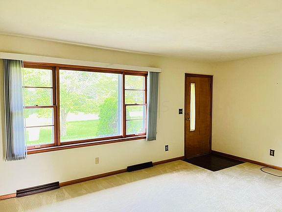 2nd image of 822 Wayne Dr