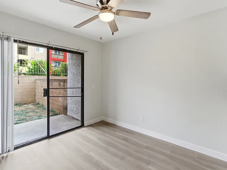 University Crest Apartments - Near UCR — Photo 16