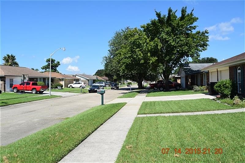 2nd image of 18 Sabine Ct