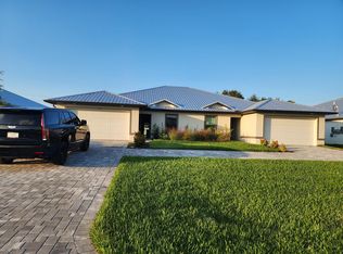923 SE 14th St #1, Cape Coral, FL 33990