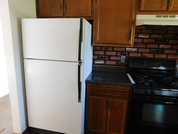 5th image of 1164 W 59th Pl