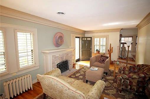 2nd image of 622 W 60th Ter